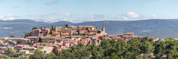 France, Vaucluse (84), parc naturel régional du Luberon, Roussillon, labellisé les plus beaux villages de France // France, Vaucluse, regional natural park of Luberon, Roussillon, labeled the most beautiful villages of France